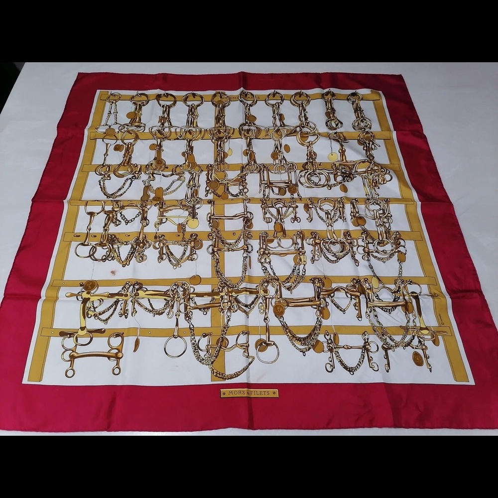 EUC - Hermes mors et filets scarf